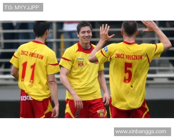 莱万的传奇之路：从天才少年到世界足球巨星的辉煌历程